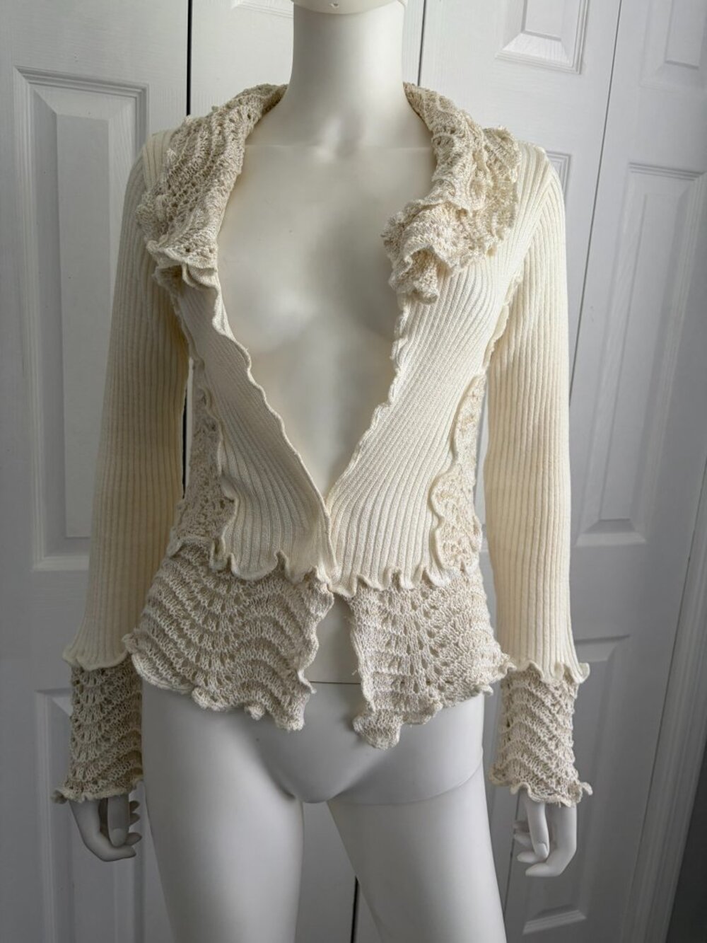 Tricotto y2k ivory white knit cardigan top sweater size medium